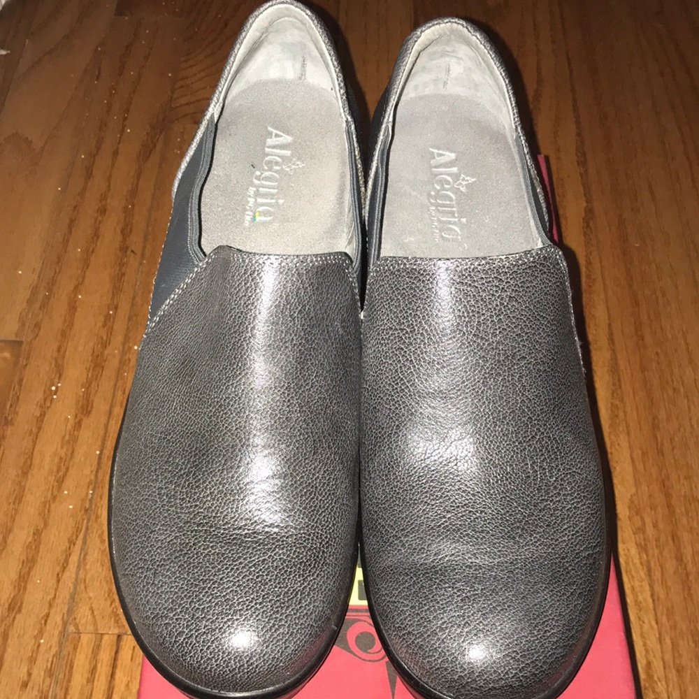 Alegria clogs